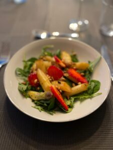 SALADE FRAICHEUR ASPERGES-FRAISES