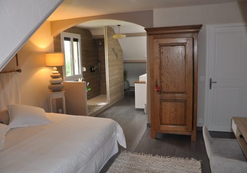 Chambre élégante D'ici ou d'ailleurs de la Villa Séquoia